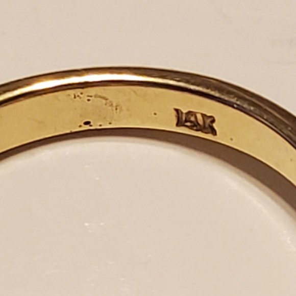 Beautiful  Design  14K Rose Gold Diamond & Emerald Ring - Picture 11 of 12